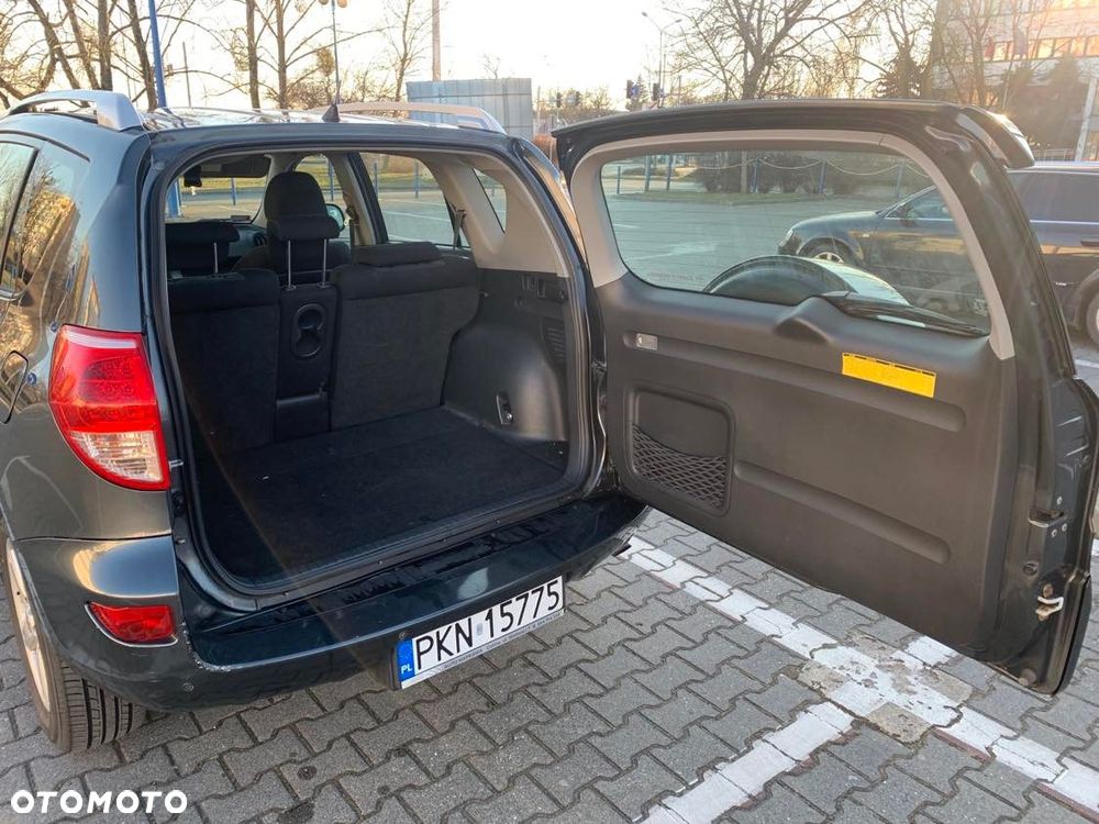 Toyota RAV4 2.2 D-4D 4x4 - 12