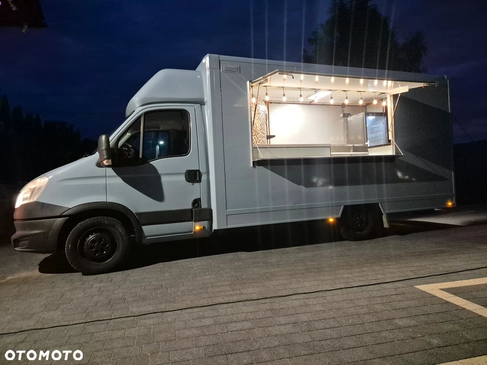 Iveco Food truck Specjalny Sklep Bar Pizza - 17