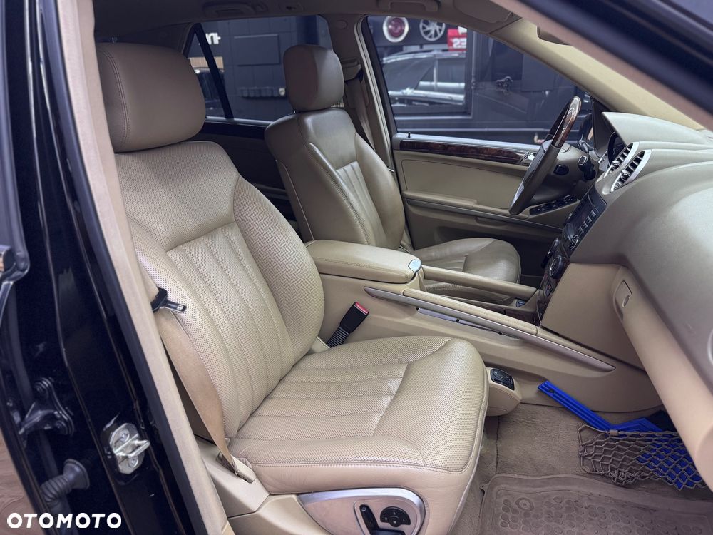 Mercedes-Benz ML - 22