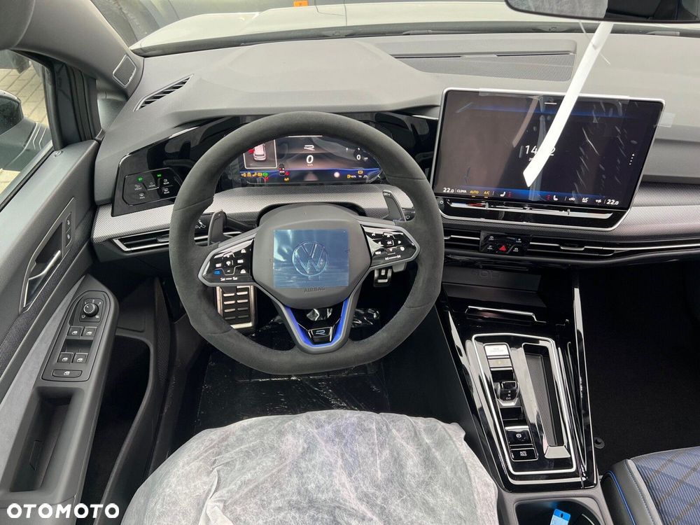 Volkswagen Golf - 10