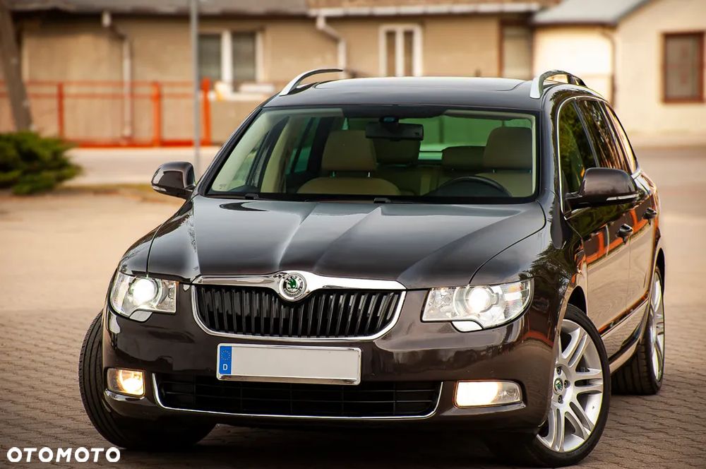 Skoda Superb 2.0 TDI DSG Exclusive - 6