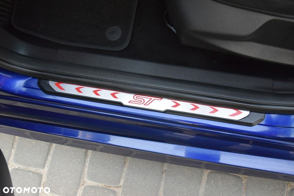 Ford Focus 2.0 TDCi ST - 25