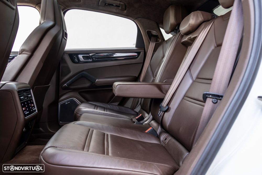 Porsche Cayenne Coupé E-Hybrid - 41