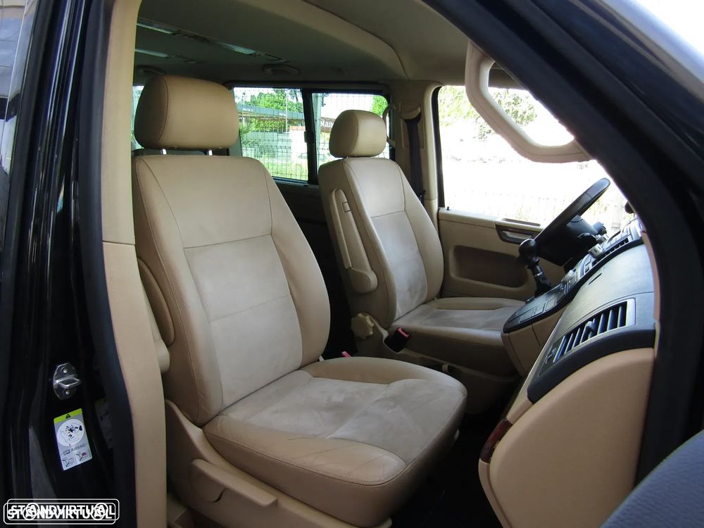 VW Multivan 2.5 TDi Highline - 21