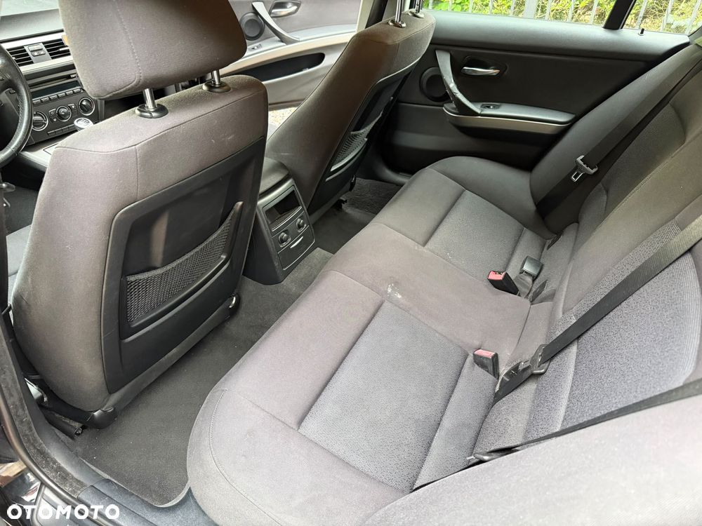 BMW Seria 3 318i - 12