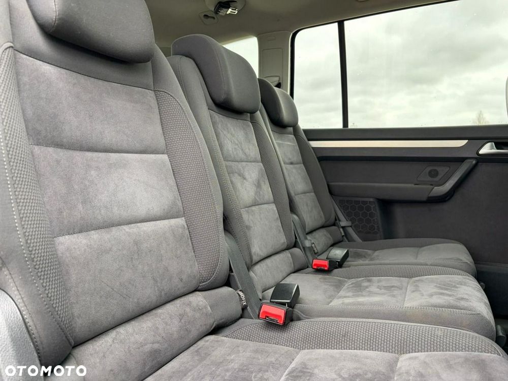 Volkswagen Touran - 20