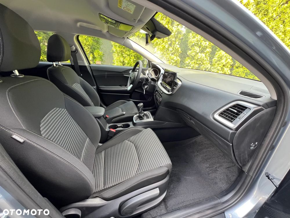 Kia Ceed 1.5 T-GDI M - 27