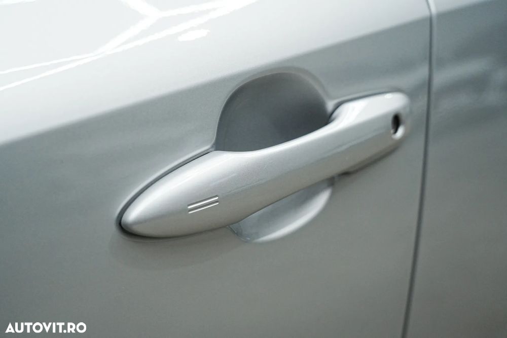 Toyota Corolla 1.8 HSD Business - 15