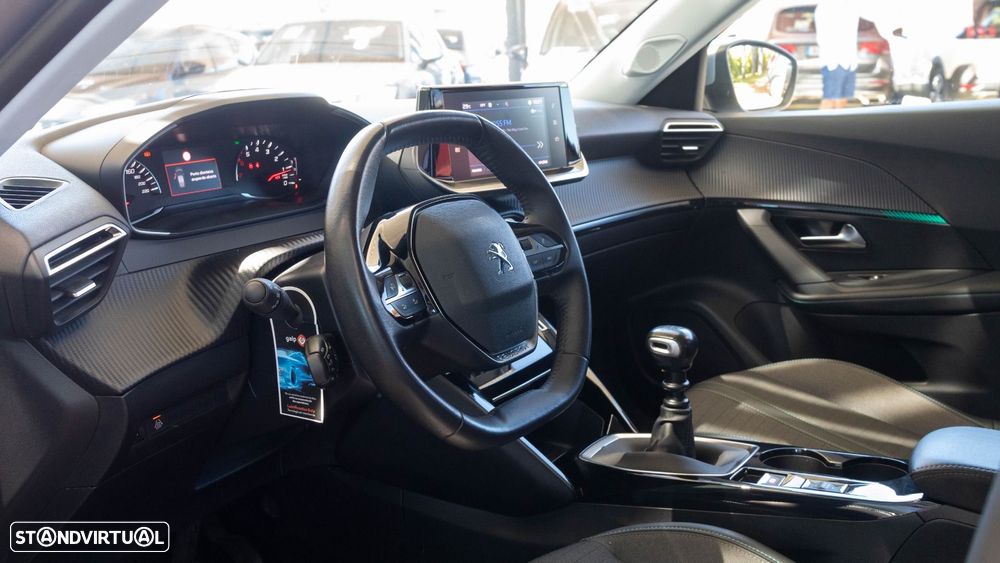 Peugeot 2008 1.2 PureTech Allure Pack - 4