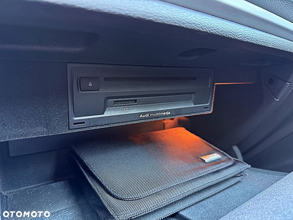 Audi A3 Limousine ver-2-0-tfsi-limousine-quattro-s-tronic-design - 15