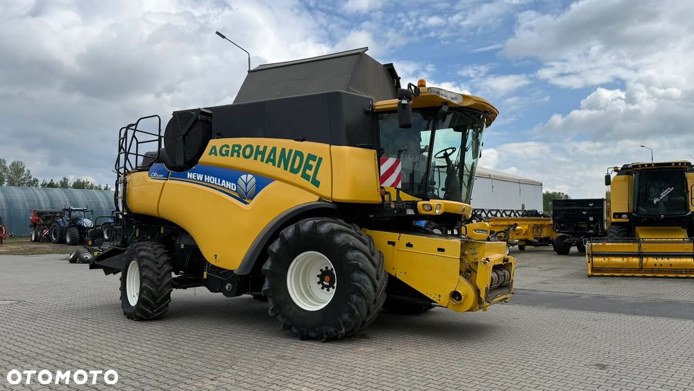 New Holland CR9080 - 4