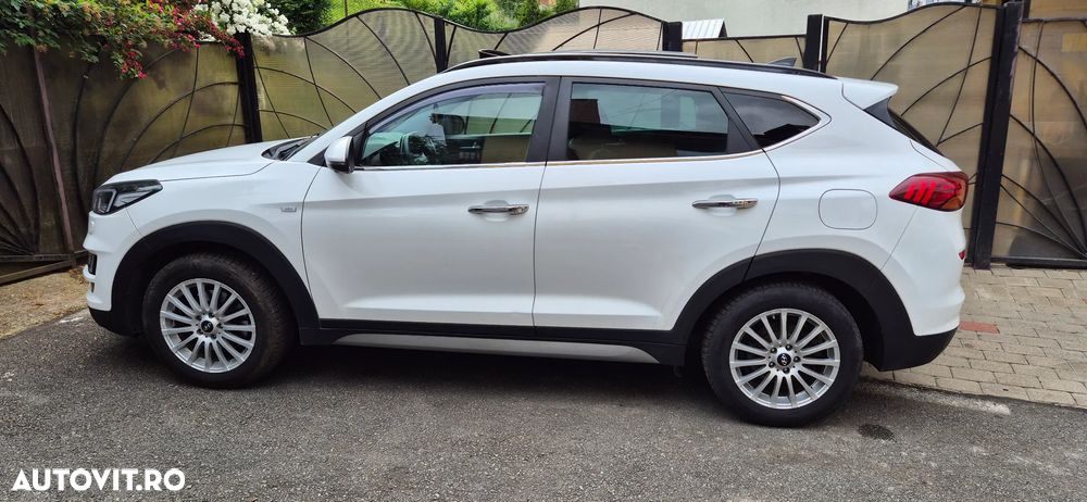 Hyundai Tucson 2.0 CRDI 4WD Automatik Premium - 14