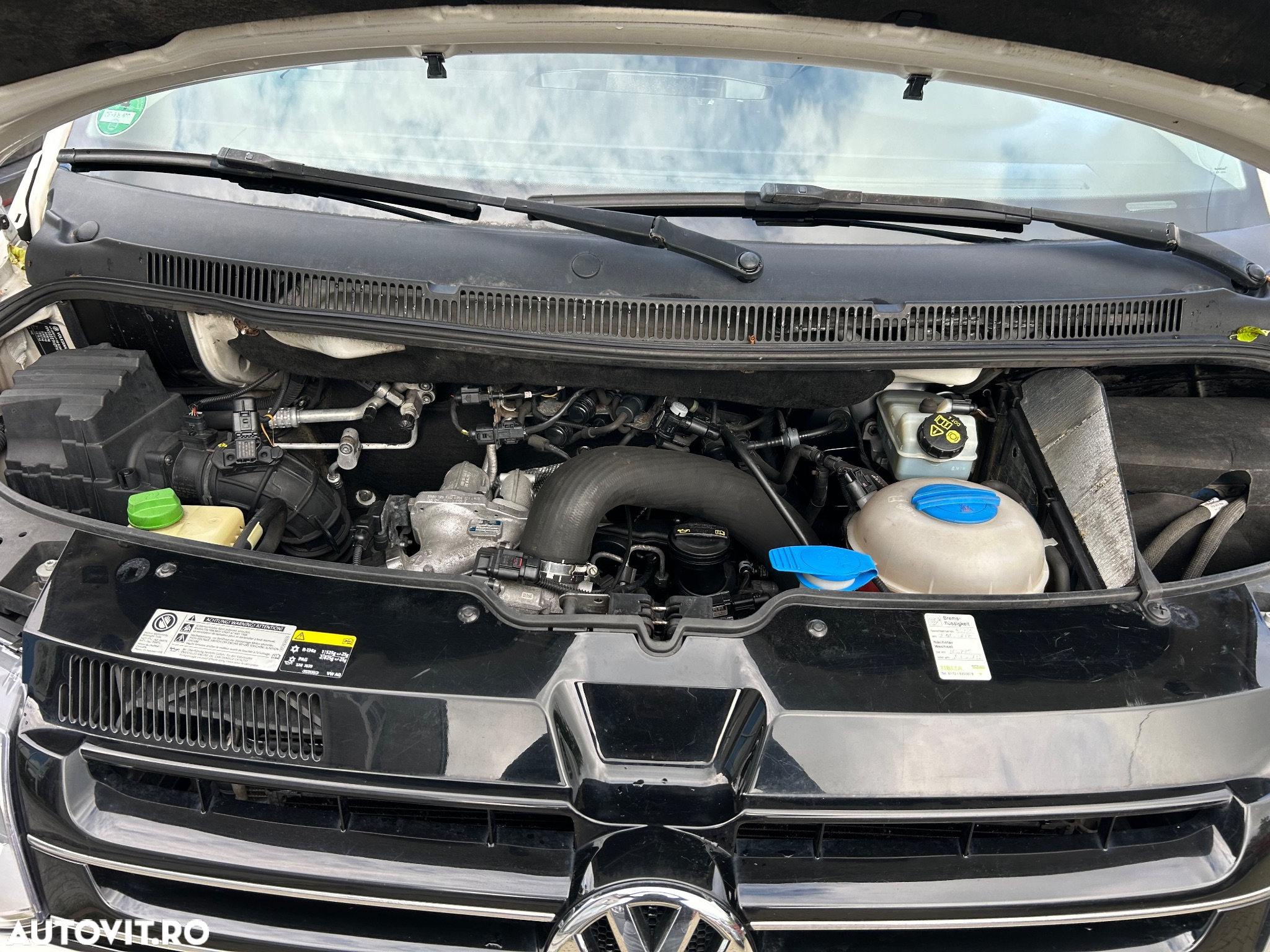 Volkswagen Caravelle - 30