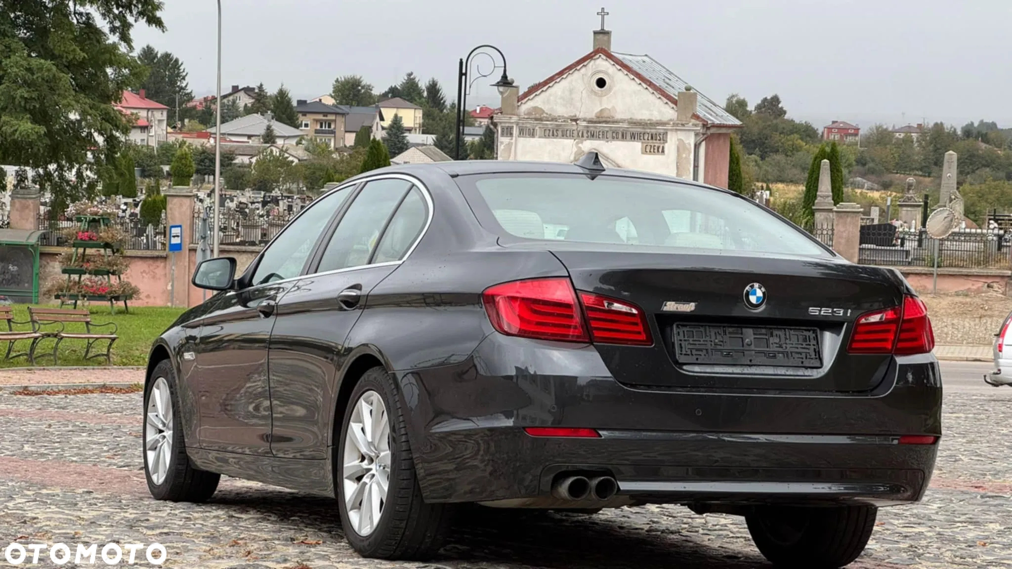 BMW Seria 5 523i Touring - 16