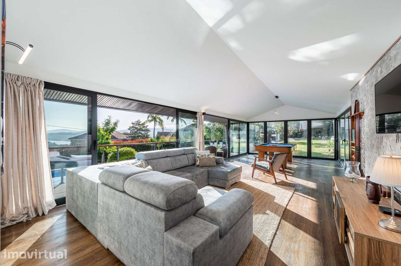 MORADIA T4 COM JARDIM E PISCINA EM VILA NOVA DE CERVEIRA - Grande imagem: 4/60