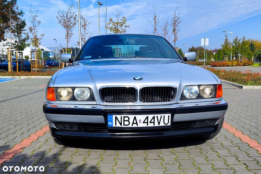 BMW Seria 7 740i V8 - 11