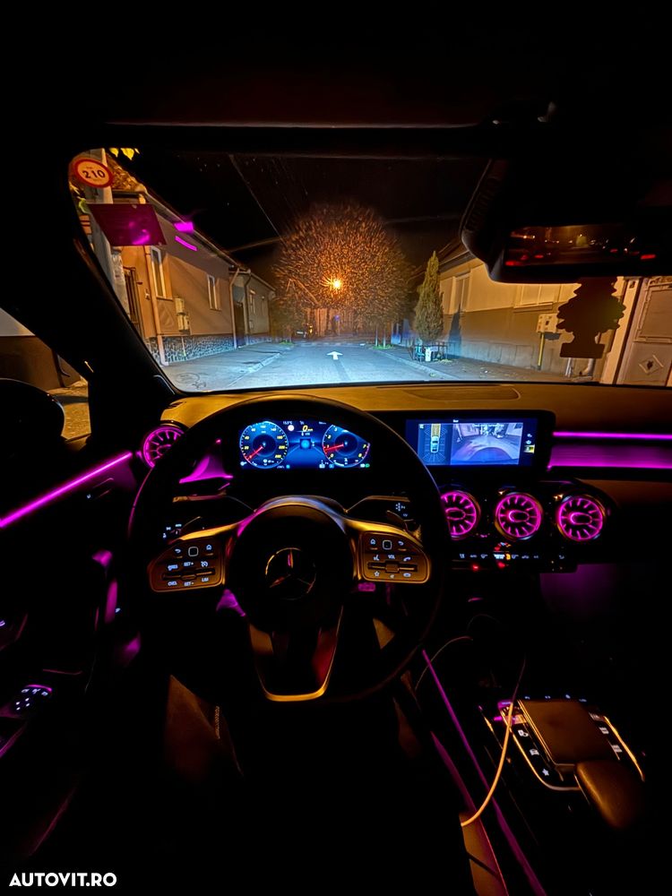 Mercedes-Benz A 220 4Matic 7G-DCT AMG Line - 11
