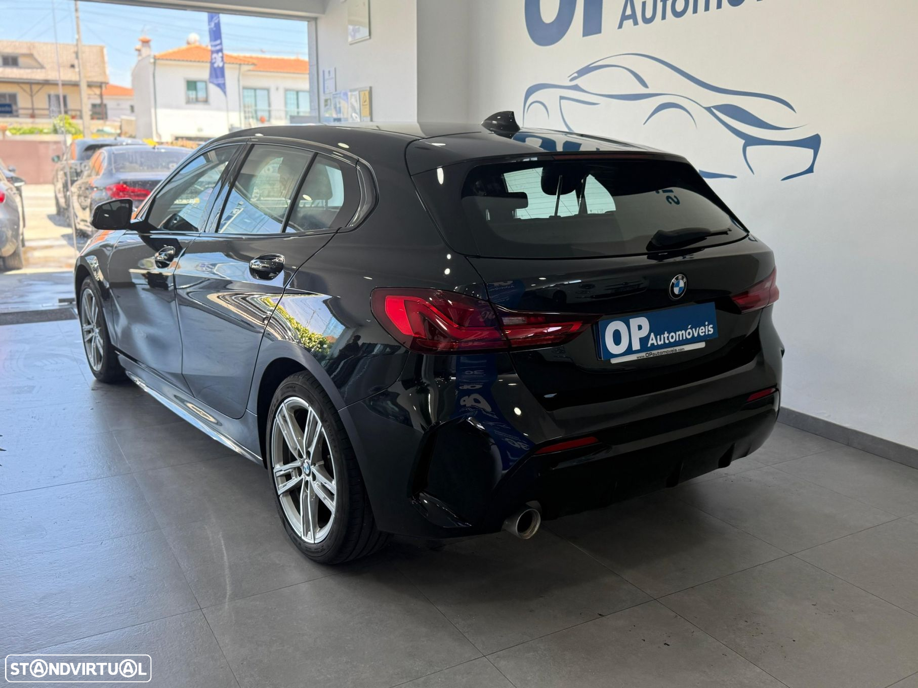 BMW 118 i Pack Desportivo M Auto - 3