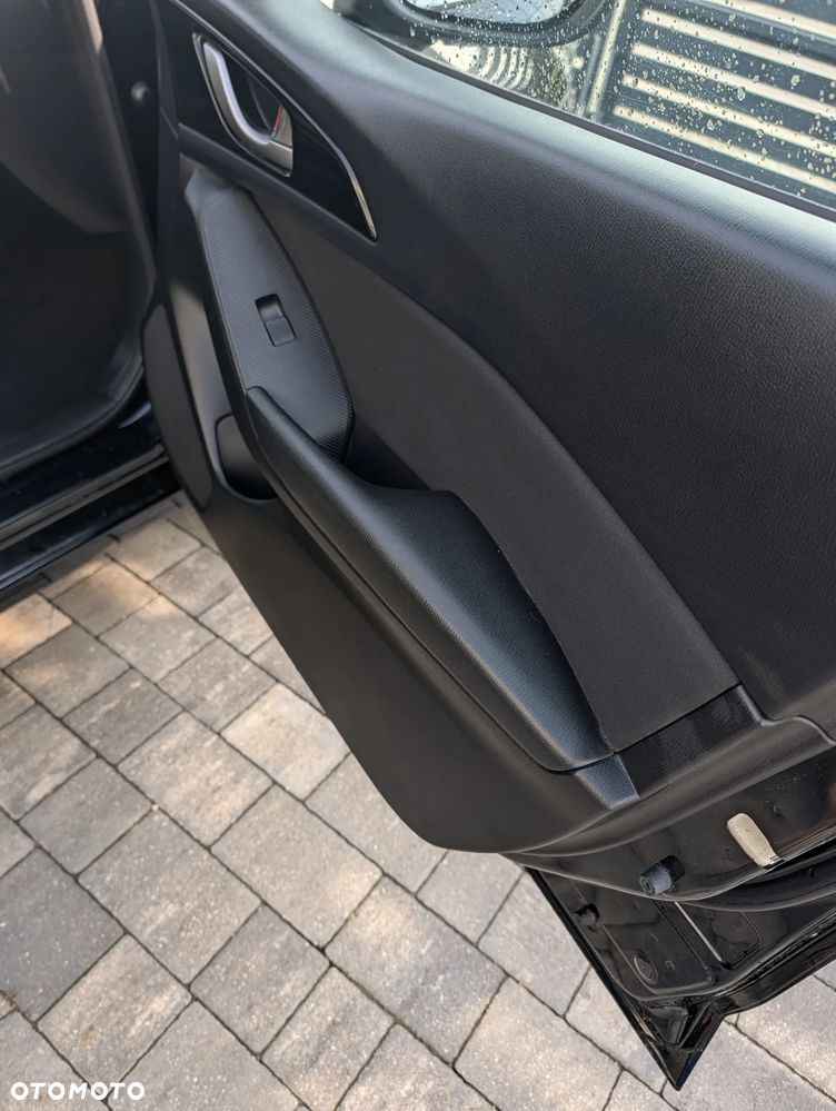 Mazda 3 - 13