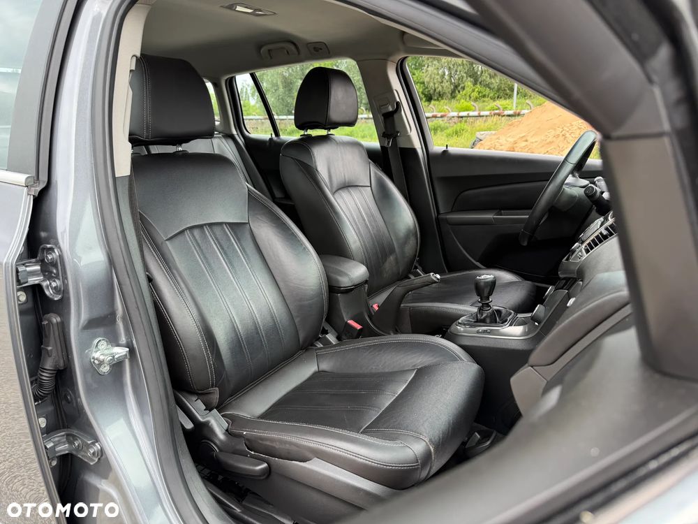 Chevrolet Cruze 1.4 T LTZ - 29