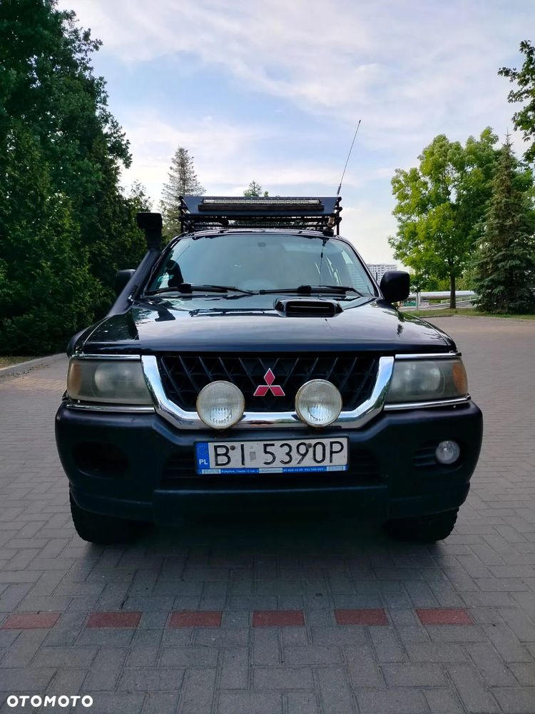 Mitsubishi Pajero Sport - 1