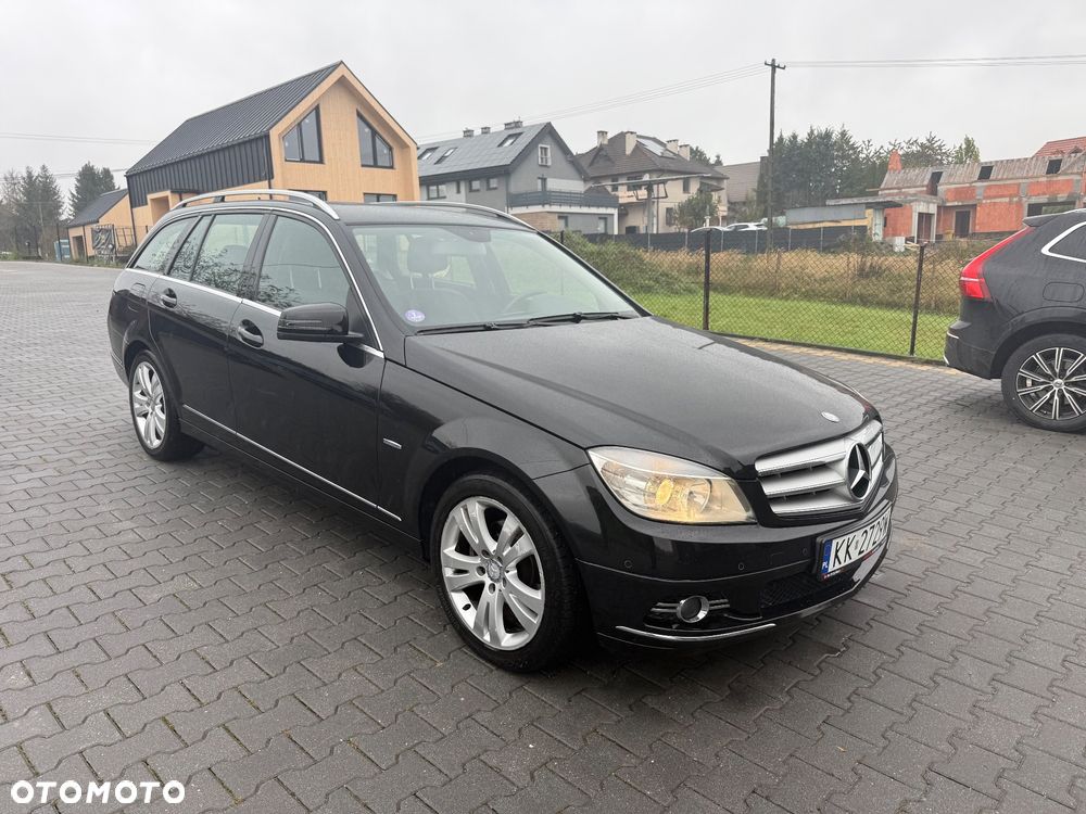 Mercedes-Benz Klasa C 180 CGI BlueEff Avantgarde - 3