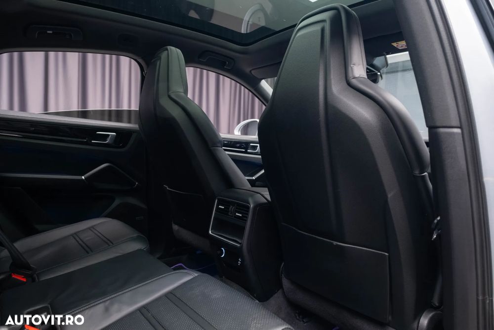 Porsche Cayenne Coupe E-Hybrid Tiptronic S - 37