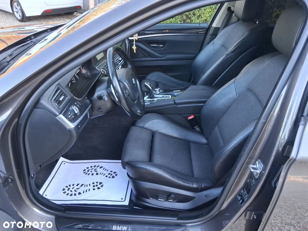 BMW Seria 5 520d Touring Sport-Aut - 10