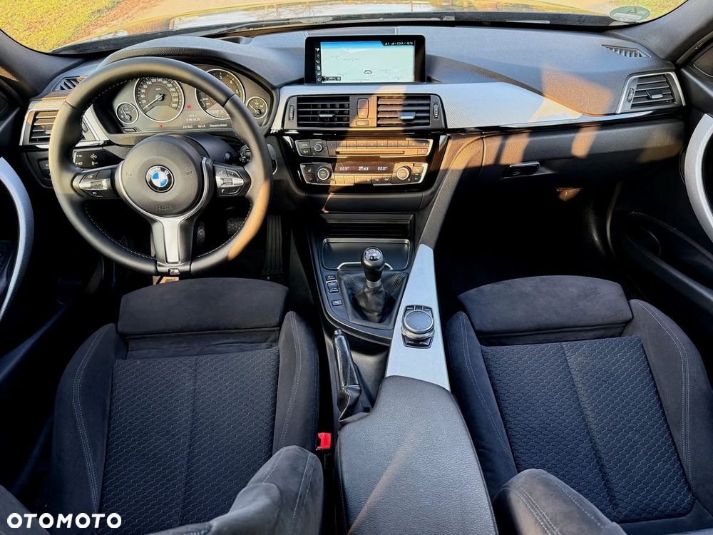 BMW Seria 3 320d xDrive M Sport Shadow - 31