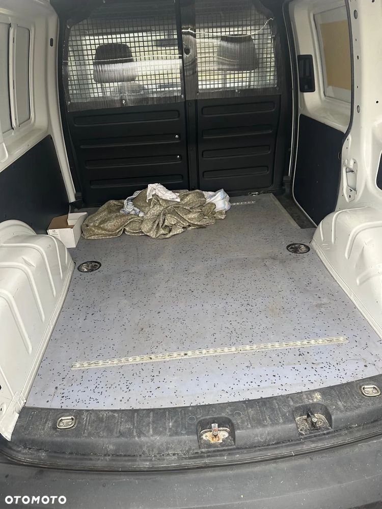 Volkswagen Caddy - 5