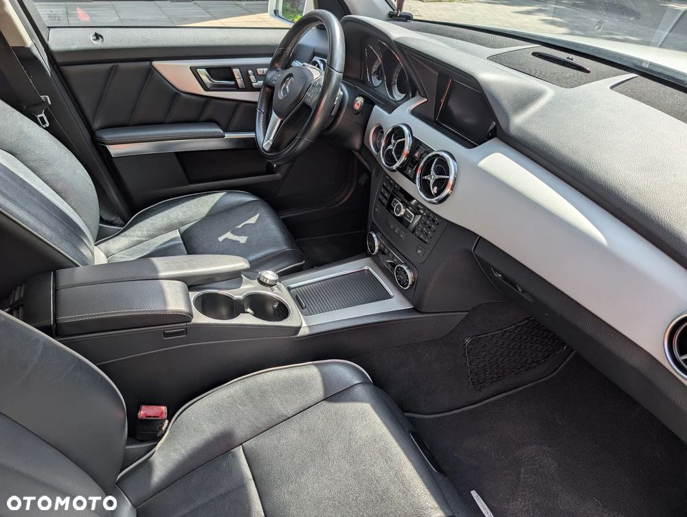 Mercedes-Benz GLK 350 4-Matic - 14