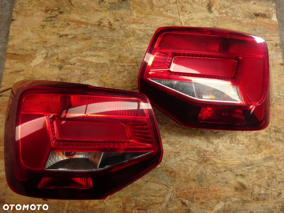 81A945069A 81A945070A lampa tyl lewa prawa Audi Q2 81A czesci - 1
