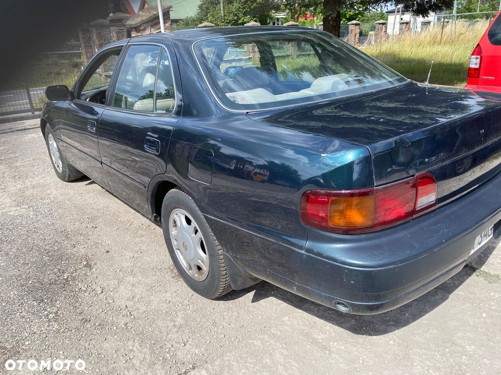 Toyota Camry 3.0 V6 LE - 11