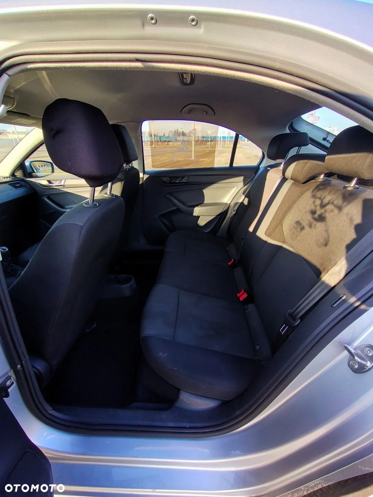 Skoda RAPID 1.0 TSI Active - 15