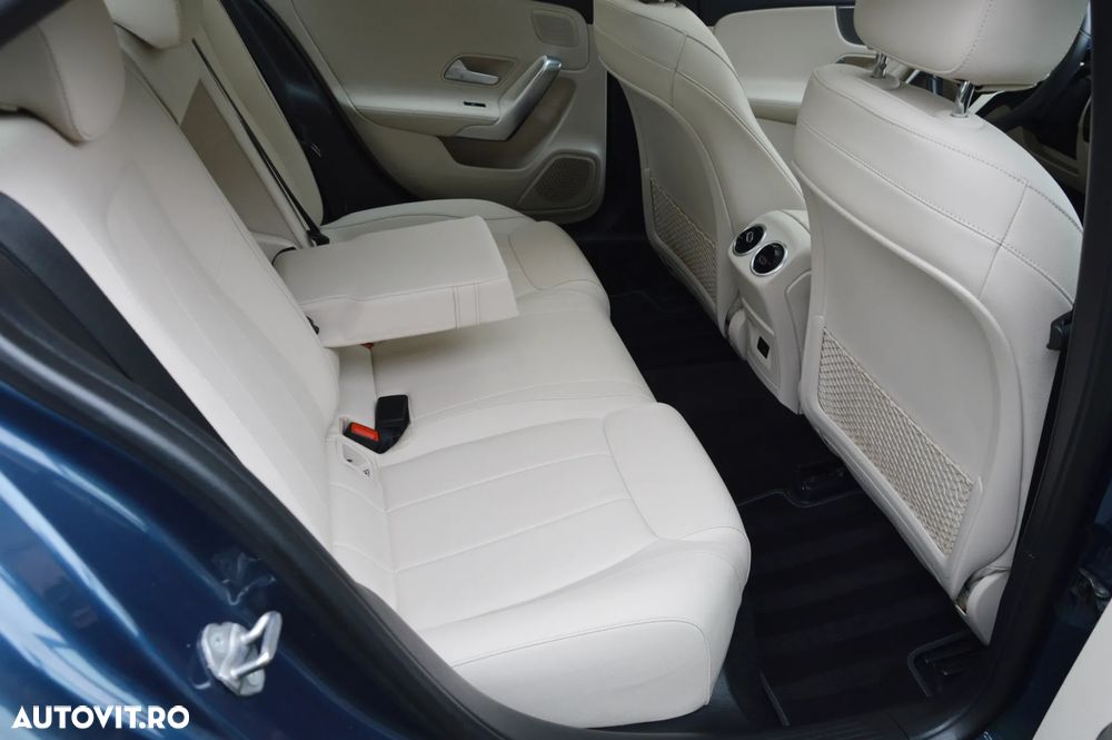 Mercedes-Benz A 180 Sedan 7G-DCT Lim. Special Edition - 11