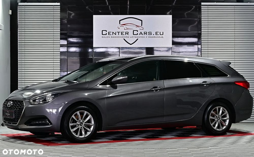 Hyundai i40 Kombi blue 1.6 Space - 11