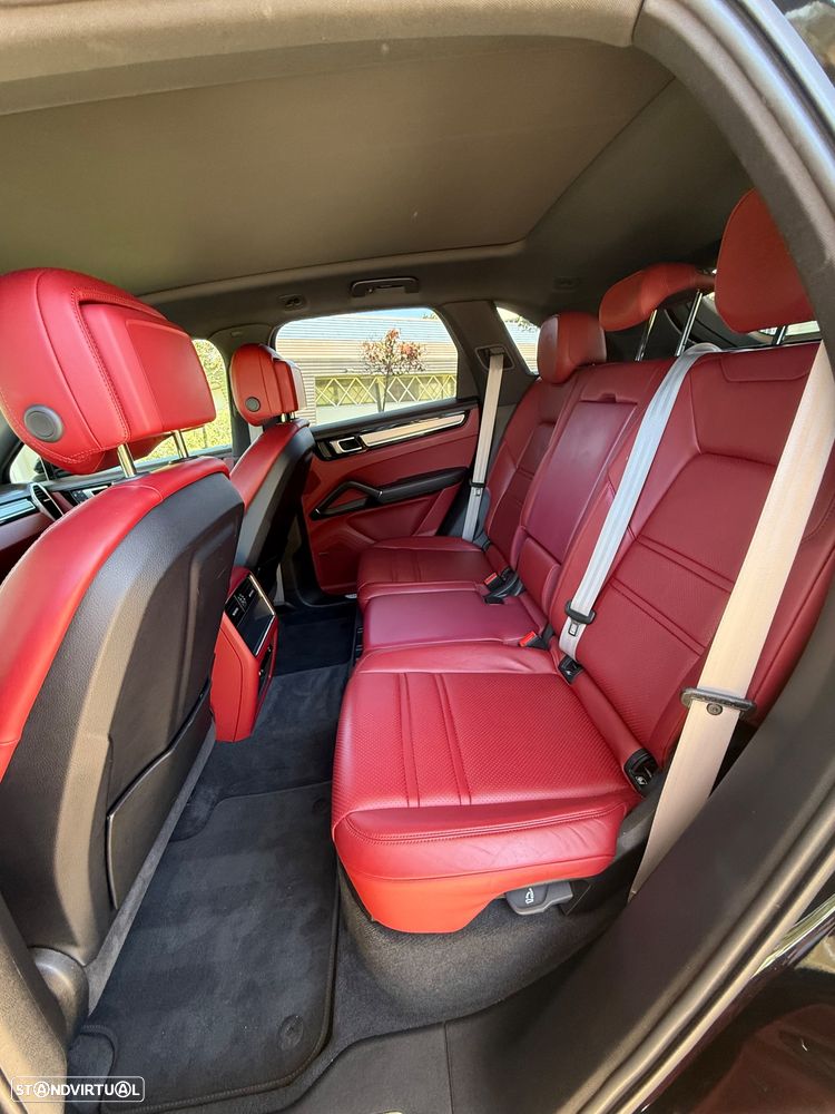Porsche Cayenne E-Hybrid Platinum Edition - 11