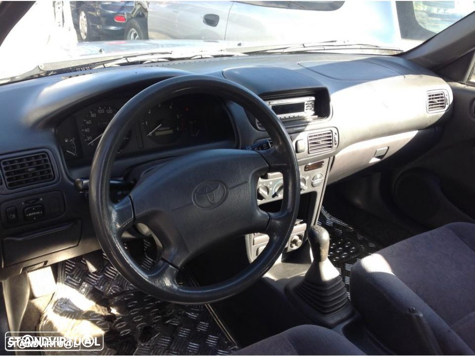 Toyota Corolla 99 para peças - 4