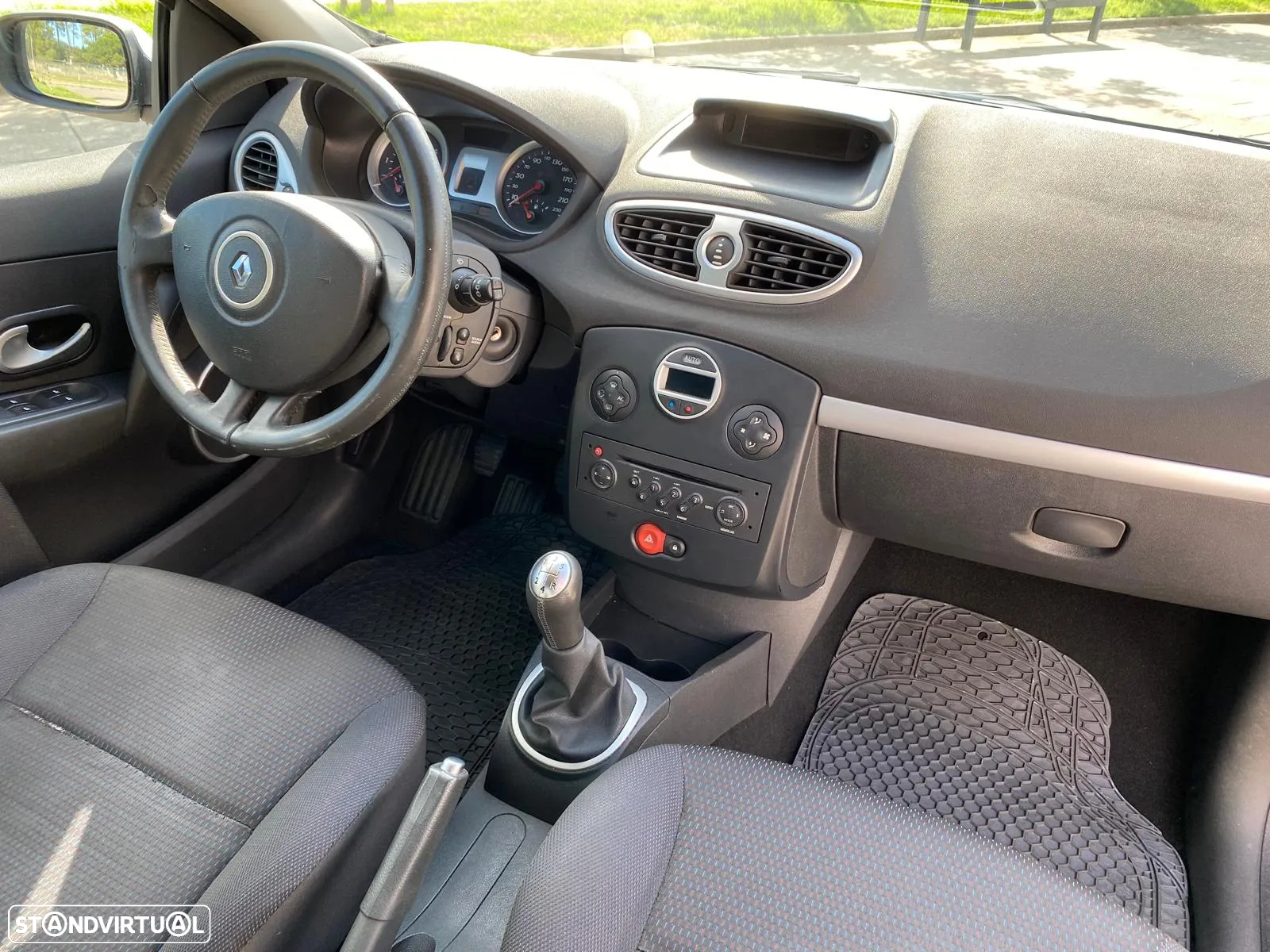 Renault Clio 1.2 16V Dynamique S - 10