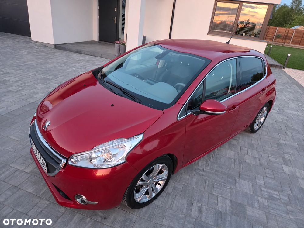 Peugeot 208 - 18