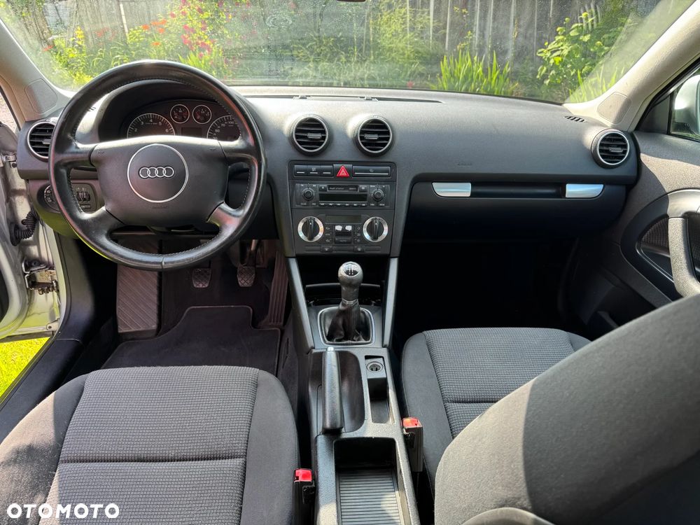 Audi A3 3-drzwiowe 1.6 Ambition - 6