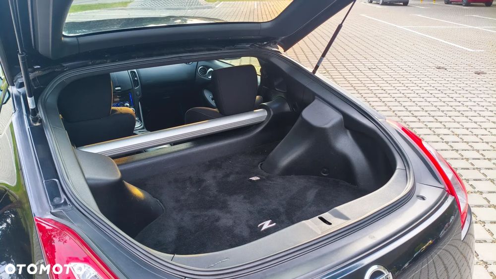 Nissan 370 Z - 9