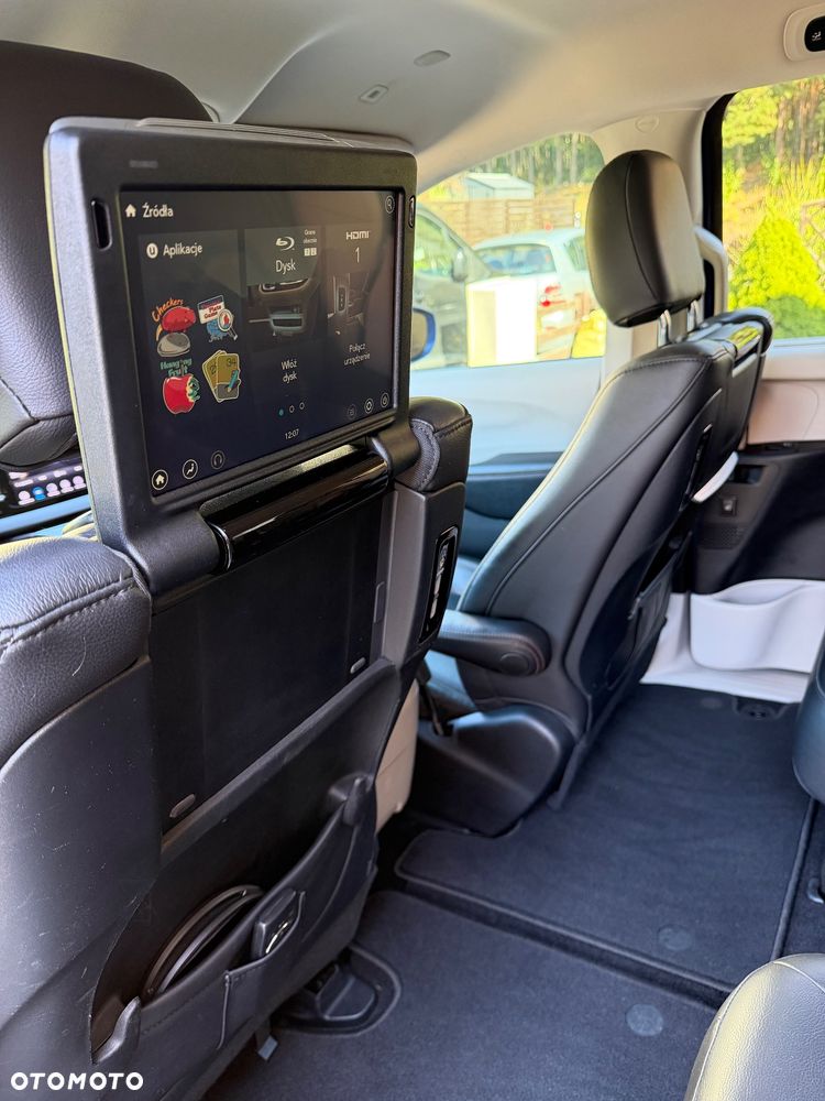 Chrysler Pacifica - 28