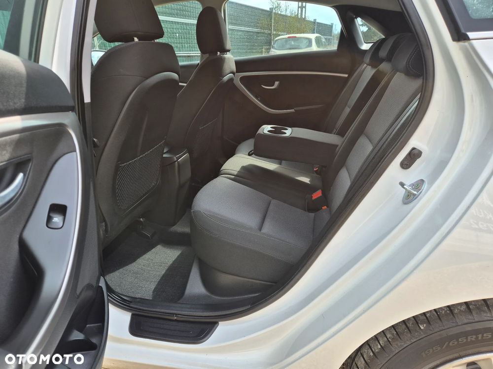 Hyundai i30 1.6 CRDi BlueDrive Comfort - 13