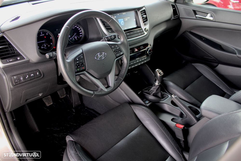 Hyundai Tucson 1.7 CRDi Executive - 6