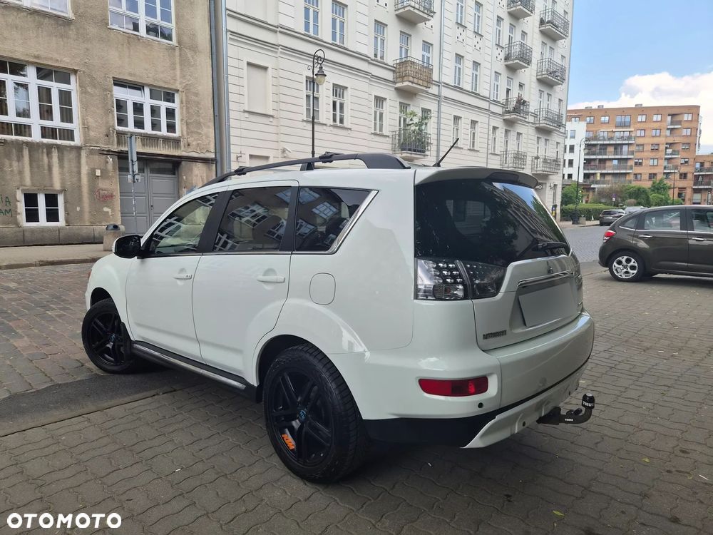 Mitsubishi Outlander 2.2 DI-D 4WD TC-SST Intense - 1