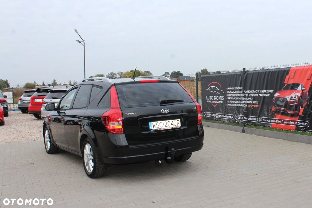 Kia Ceed 2.0 CRDi SW Mind - 11