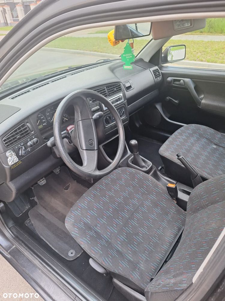 Volkswagen Golf 1.6 - 5