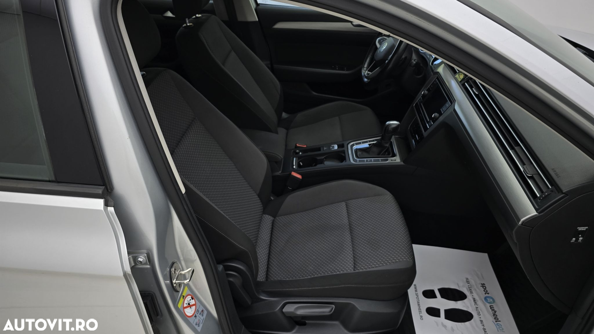 Volkswagen Passat Variant 2.0 TDI DSG Advance - 18