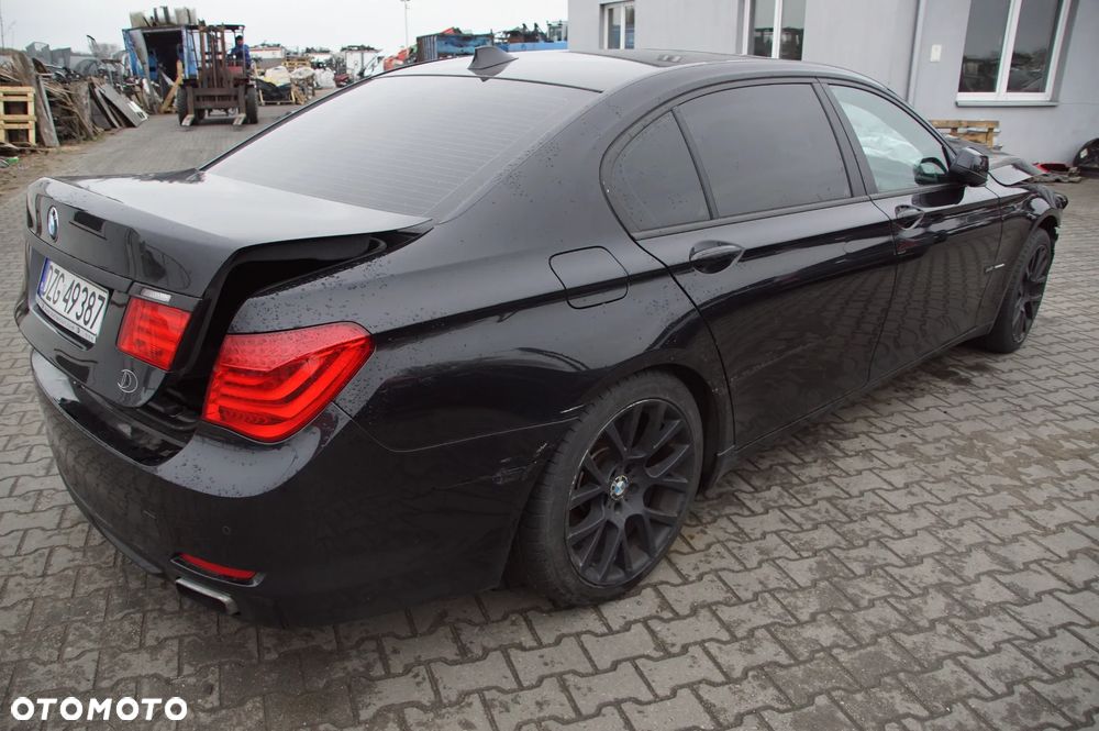 Pojazd na części BMW F01 750i Long xDrive, rocznik 2011 BLACK SAPPHIRE METALLIC (475) XCL.LEDER NAPPA ERW./D5 SATB HELL (NAD5) silnik N63B44O0 skrzynia GA6HP-26Z drzwi klapa szyba fotele long amortyzator - 29